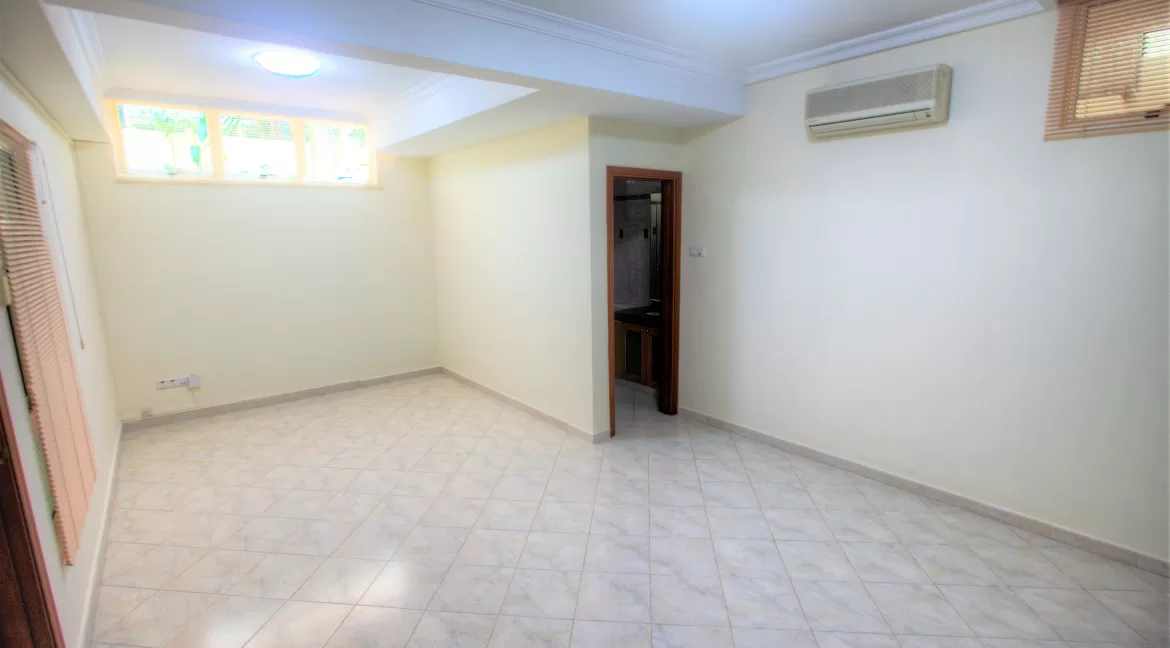 Kings Drive Semidetached House for Sale (12)
