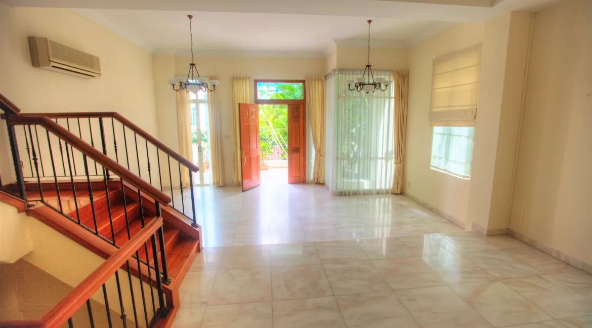 Kings Drive Semidetached House for Sale (3)