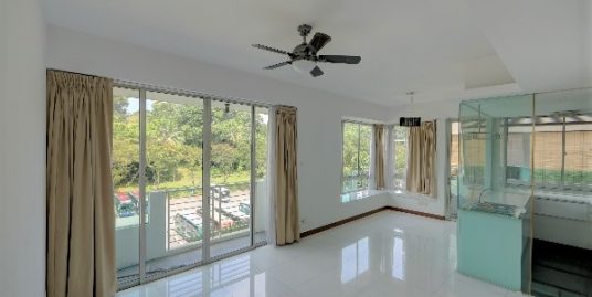 Freehold Excellent small Condo next to MRT waiting for you @ Park Mackenzie Condominium