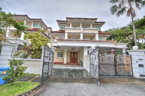 Spacious 3 storey East Coast House for Rent
