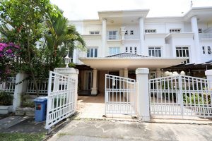 Terrace House in Greenwood Ave for rent