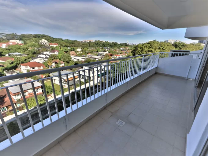 Balcony Clementi Park condo for rent